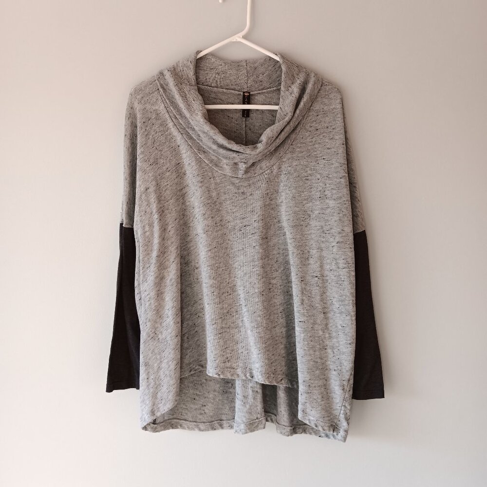 Casalee Colorblock Draped Long Sleeve T-shirt High-Low Grey Black Large Medium